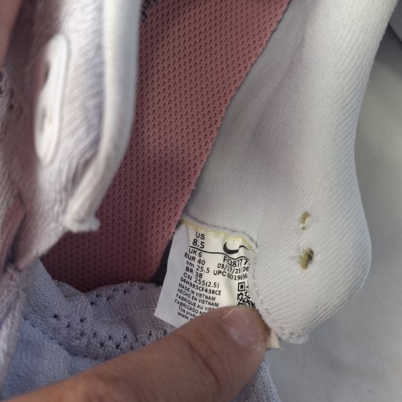 Nike Women's Gray and Pink Running Shoes - Picture 6 of 6